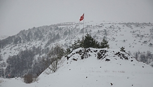 Kumru’nun Yüksek Mahallelerine Mevsimin İlk Karı Düştü
